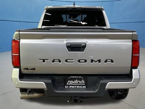 Used 2024 Toyota Tacoma TRD Sport image 10