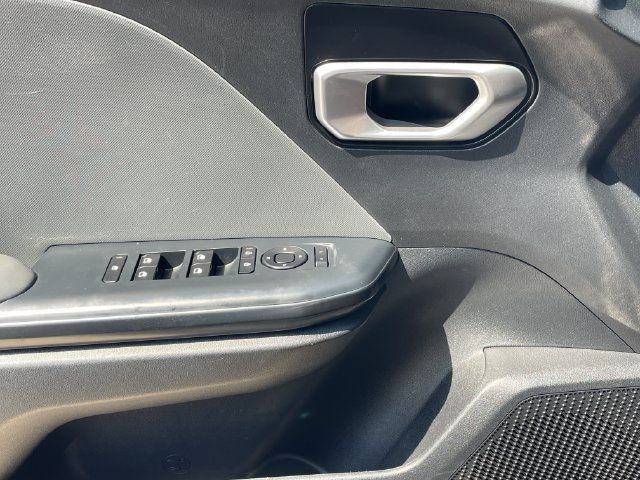 Used 2025 Kia K4 FWD image 22