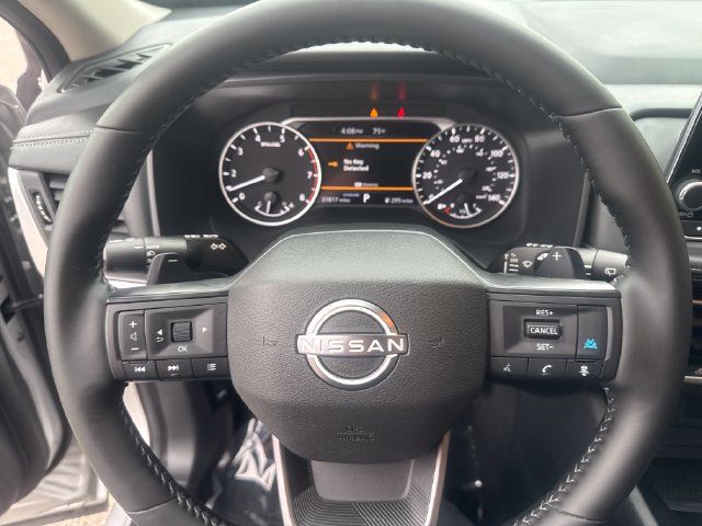 Used 2025 Nissan Rogue SV w/ SV Premium Package FWD image 11