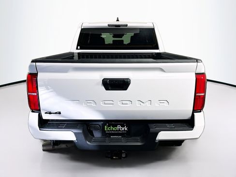 Used 2025 Toyota Tacoma TRD Off-Road AWD/4WD image 7