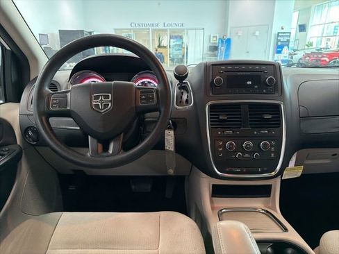Used 2015 Dodge Grand Caravan SXT FWD image 22