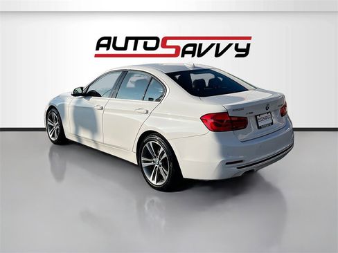 Used 2018 BMW 330i xDrive Sedan w/ Convenience Package image 5