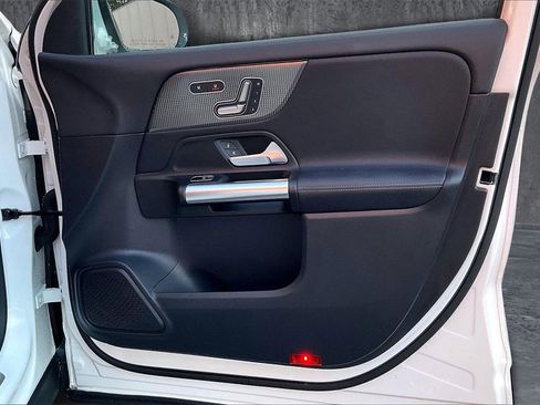 Used 2021 Mercedes-Benz GLA 250 4MATIC image 27