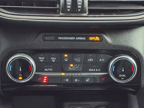 Certified 2022 Ford Escape SEL image 10