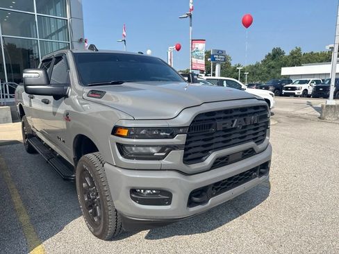 Used 2025 RAM 2500 Big Horn AWD/4WD image 3
