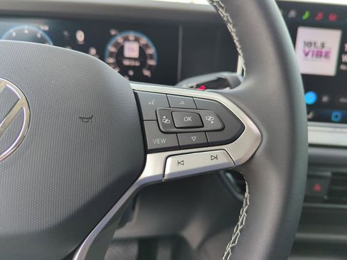 New 2026 Volkswagen Tiguan SE image 43