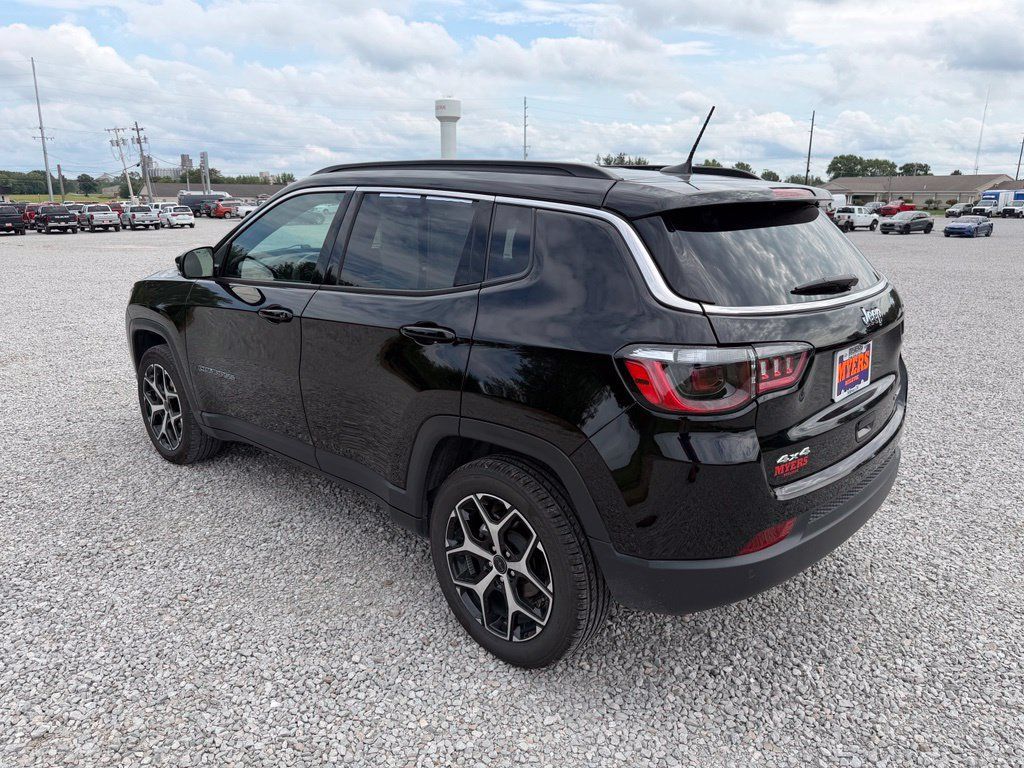 Used 2025 Jeep Compass Limited AWD/4WD image 27
