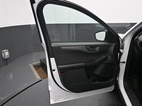 Used 2025 Ford Escape Active AWD/4WD image 16