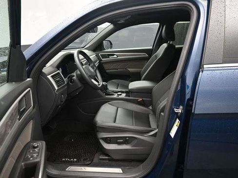 Used 2023 Volkswagen Atlas Cross Sport SE w/ Panoramic Sunroof Package AWD/4WD image 9