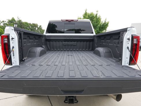 Used 2025 GMC Sierra 2500 Denali Ultimate AWD/4WD image 5