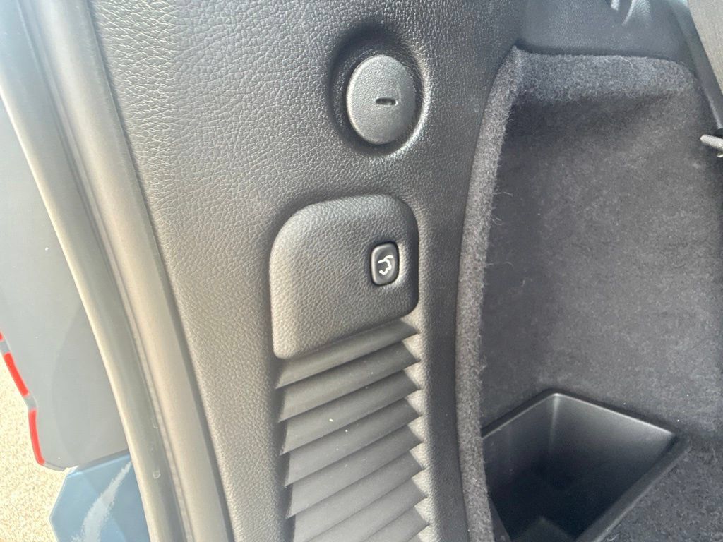 Used 2023 Dodge Durango GT RWD image 9