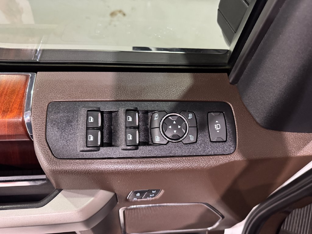 Used 2021 Ford F250 King Ranch w/ King Ranch Ultimate Package AWD/4WD image 17