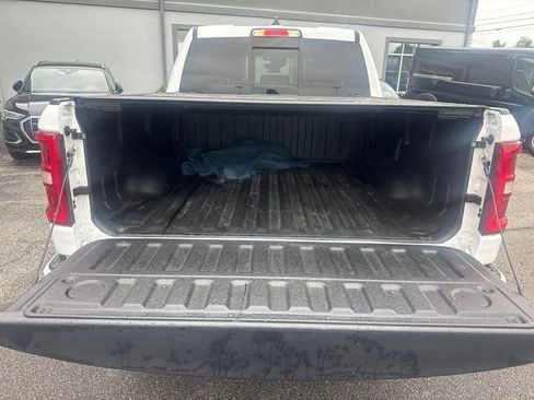 Used 2025 RAM 1500 Laramie w/ Sport Appearance Package AWD/4WD image 9