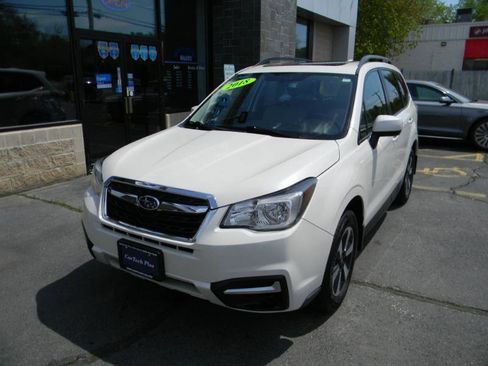 Used 2018 Subaru Forester 2.5i Premium w/ All-Weather Package AWD/4WD image 4