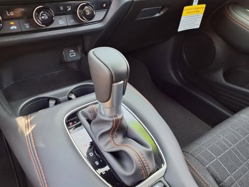 Certified 2025 Honda HR-V Sport image 24