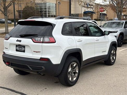 Used 2019 Jeep Cherokee Trailhawk image 5