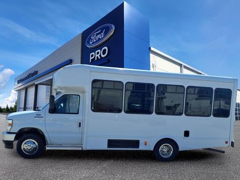 Used 2025 Ford E-450 and Econoline 450 Super Duty w/ Shuttle Bus Prep Package image 15