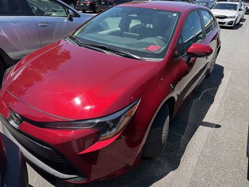 Used 2023 Toyota Corolla LE image 1