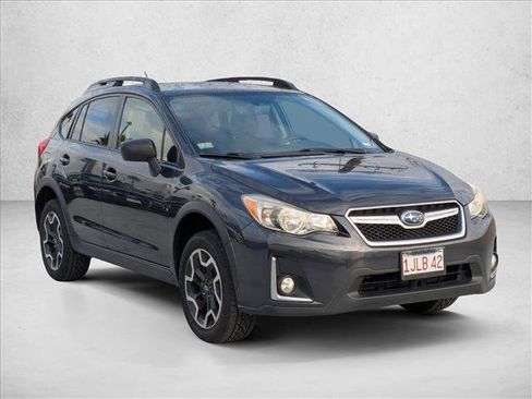 Used 2017 Subaru Crosstrek 2.0i image 3