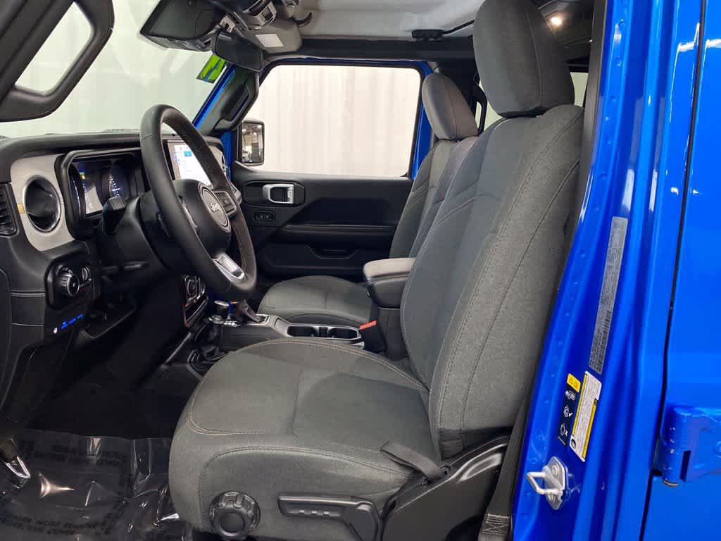 Used 2024 Jeep Wrangler Unlimited Sahara AWD/4WD image 14