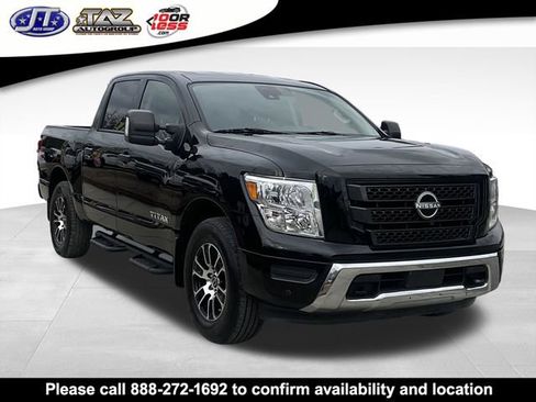 Used 2023 Nissan Titan SV w/ SV Convenience Package image 1