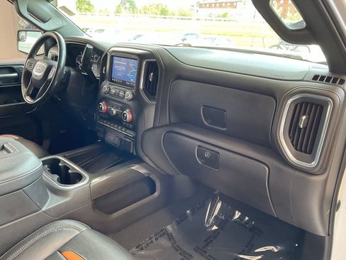 Used 2021 GMC Sierra 1500 AT4 w/ AT4 Preferred Package AWD/4WD image 17