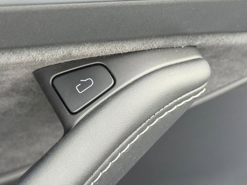 Used 2023 Tesla Model Y Performance image 63