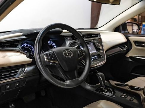 Used 2016 Toyota Avalon XLE FWD image 3