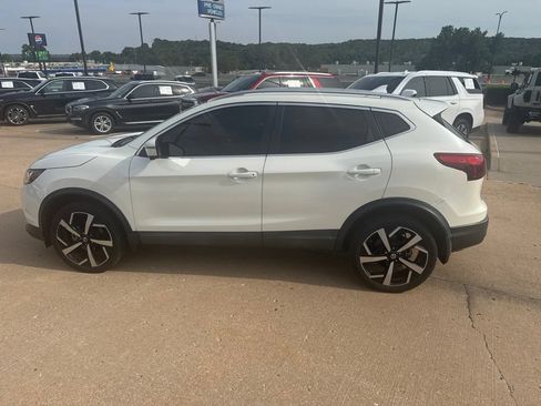 Used 2017 Nissan Rogue Sport SL FWD image 4