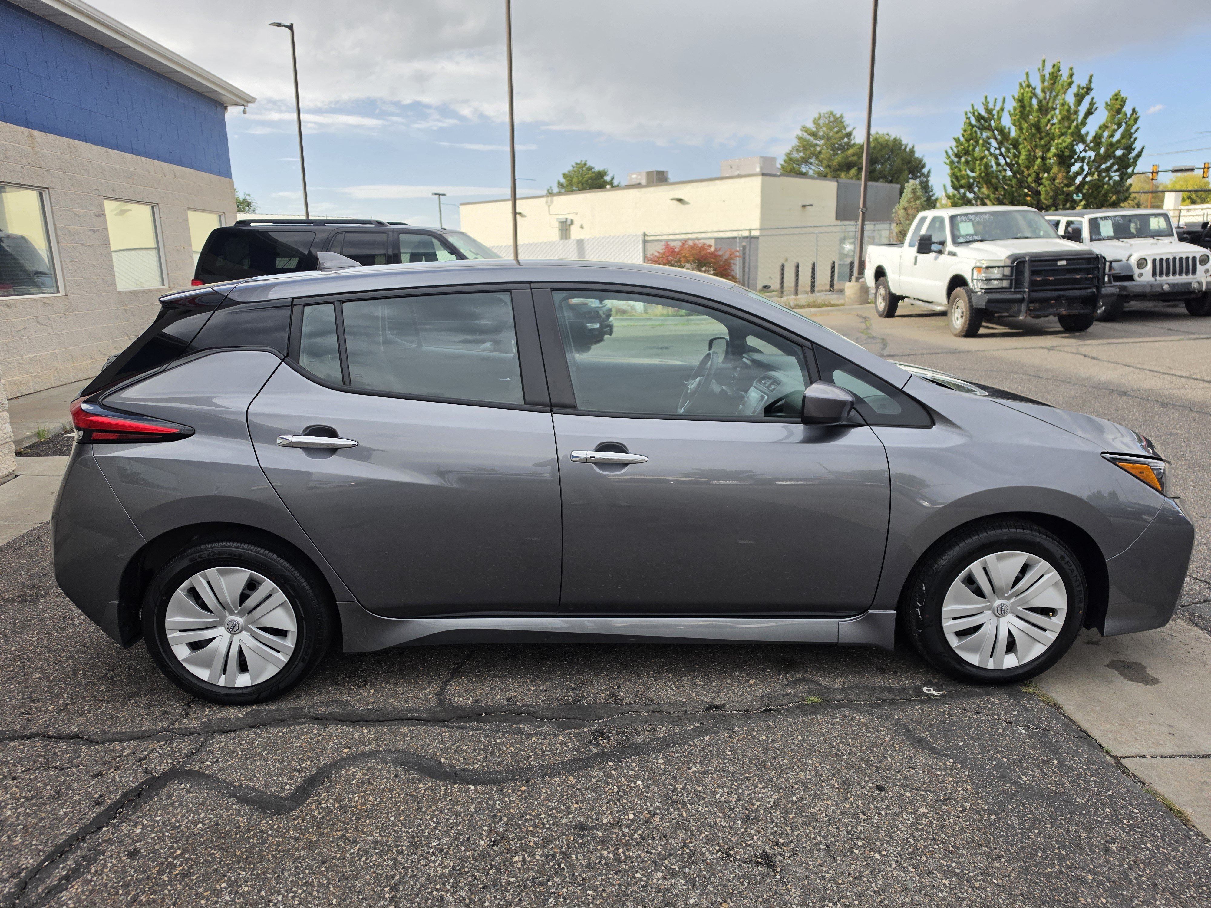 Used 2025 Nissan Leaf S FWD image 8