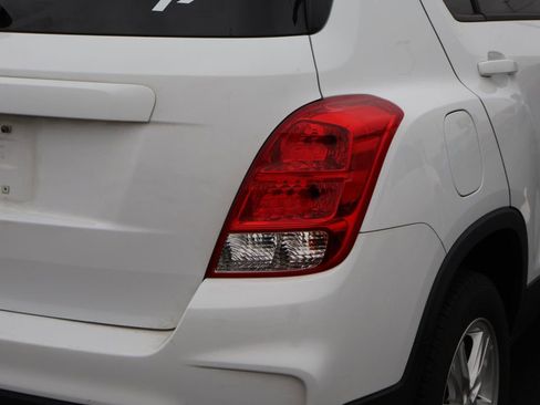 Used 2020 Chevrolet Trax LS w/ Tint and Cruise Package image 8