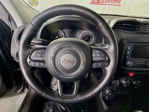 Used 2017 Jeep Renegade Altitude AWD/4WD image 18