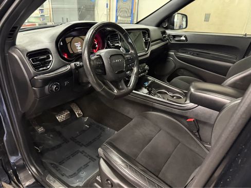 Used 2022 Dodge Durango SRT w/ Technology Group AWD/4WD image 9