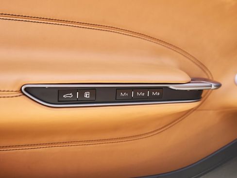 Used 2018 Ferrari GTC4Lusso image 35