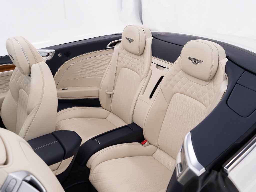 Used 2026 Bentley Continental GT Azure AWD/4WD image 28