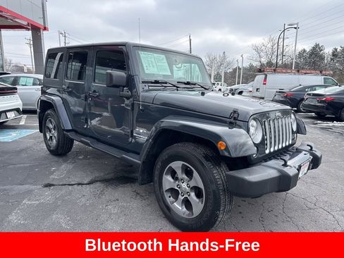 Used 2017 Jeep Wrangler Unlimited Sahara w/ Connectivity Group image 9