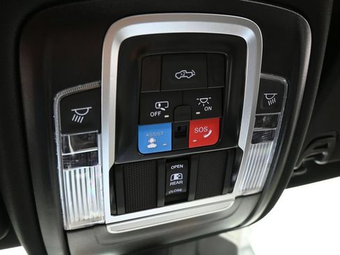 Used 2026 RAM 1500 Laramie AWD/4WD image 31