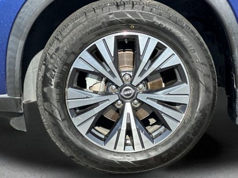 Used 2023 Nissan Rogue SV FWD image 24