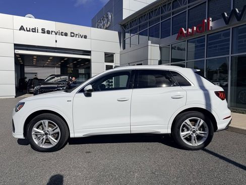 Certified 2024 Audi Q3 2.0T Premium Plus image 3