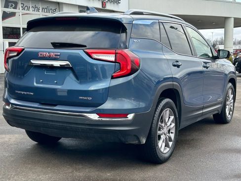 Used 2024 GMC Terrain SLT image 7