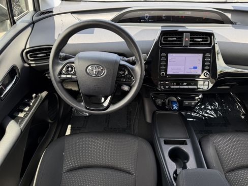 Certified 2022 Toyota Prius LE FWD image 21