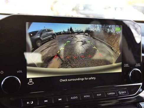 Certified 2024 Nissan Pathfinder SL image 15