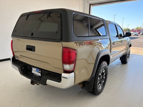 Used 2017 Toyota Tacoma TRD Off-Road w/ Tow Package (A/T) AWD/4WD image 22