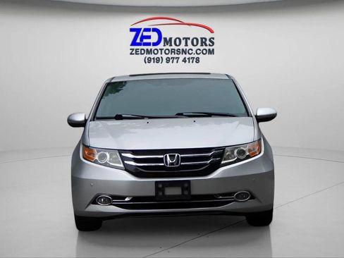 Used 2014 Honda Odyssey Touring image 2