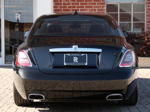 Used 2022 Rolls-Royce Ghost w/ Ghost Package image 21