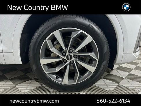 Used 2022 Audi Q5 2.0T Premium w/ Convenience Package AWD/4WD image 8