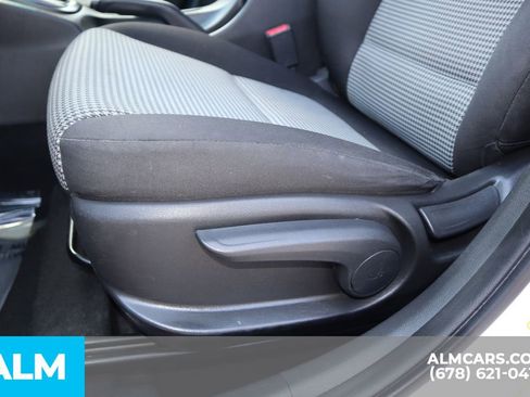 Used 2021 Hyundai Kona SE image 12