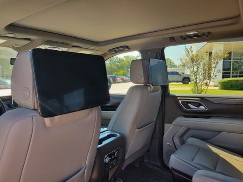 Used 2021 GMC Yukon XL SLT w/ SLT Premium Package image 27