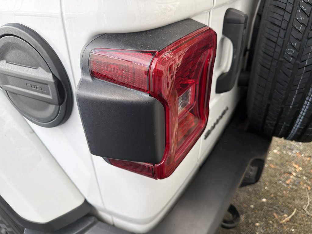 Used 2025 Jeep Wrangler Unlimited Sahara AWD/4WD image 7