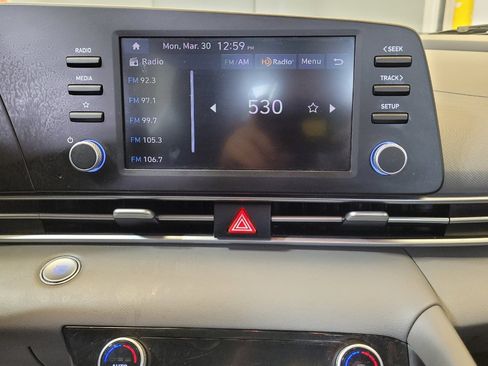 Used 2025 Hyundai Elantra Sport image 25